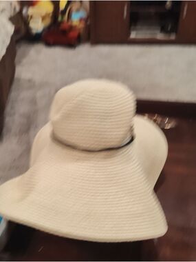 Cream Wide-Brim Sun Hat with Black Band